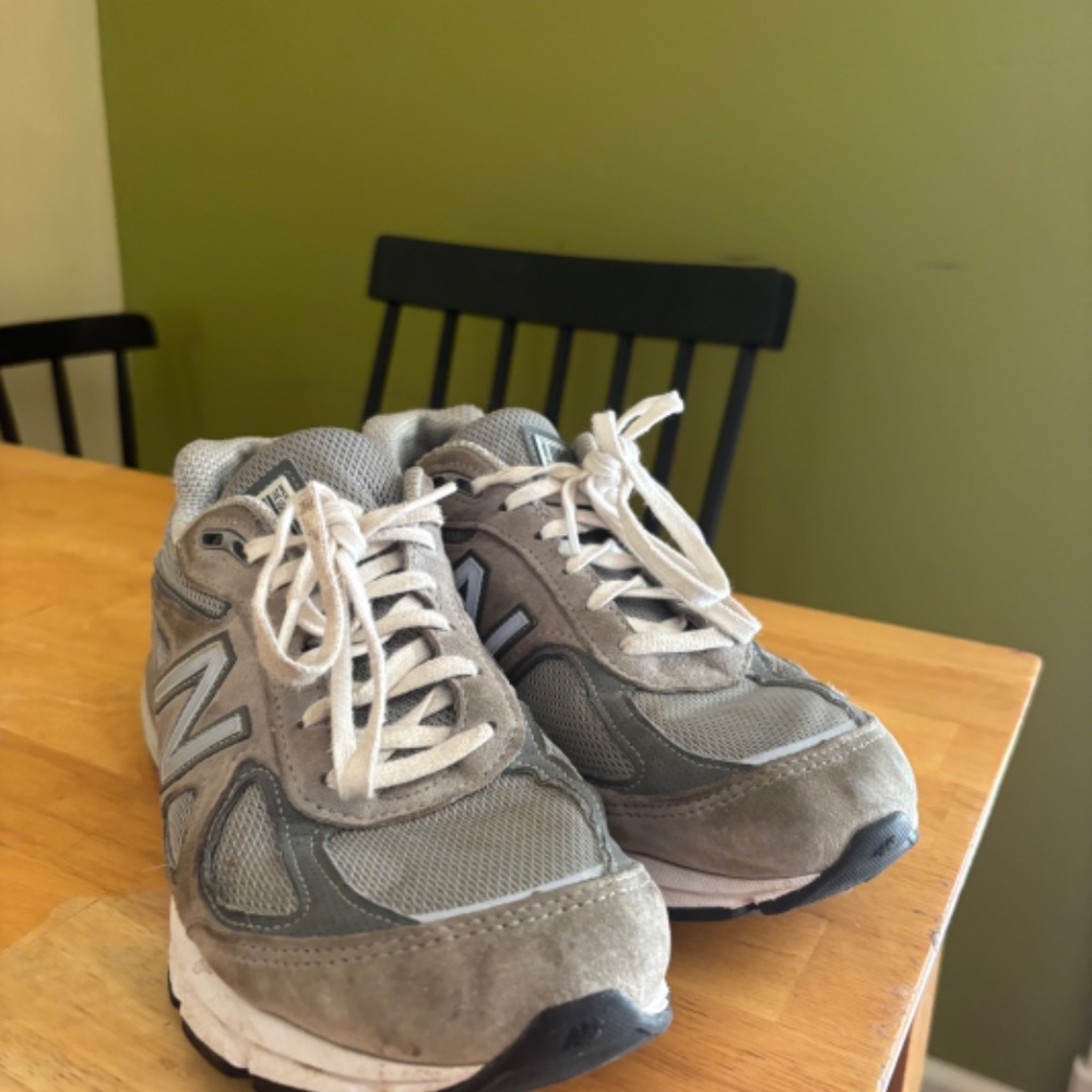 New Balance 990v4